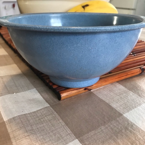Vintage blue melmac 5 cup mixing bowl